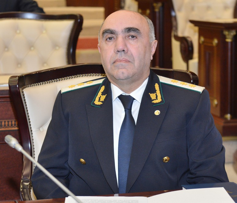 “Zakir Qaralov gedib hakim ailәyә məxsus şirkәtlәri&nbsp;araşdırsın