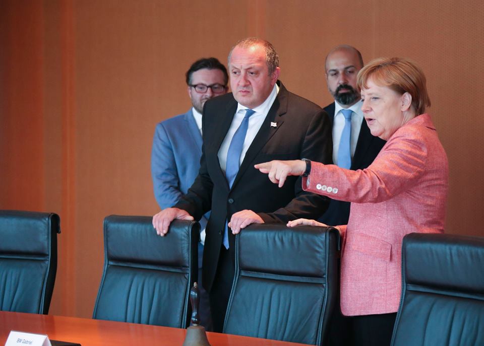 Что стоит за визитом Меркель в&nbsp;Грузию?