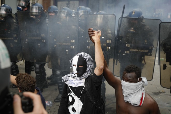 Франция примет новые меры в борьбе с&nbsp;расизмом