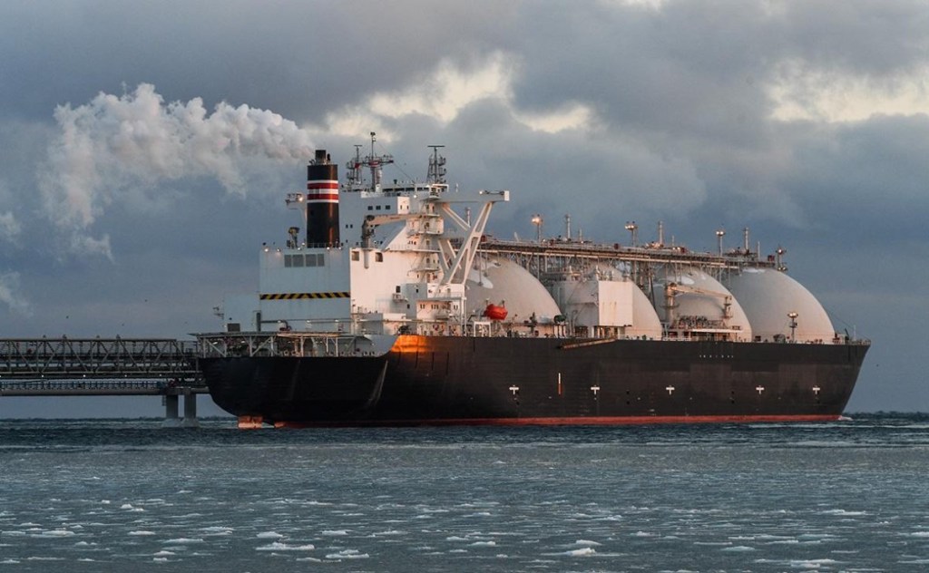Azerbaijani tanker continues to carry Putin-sanctioned oil despite UK, EU&nbsp;sanctions