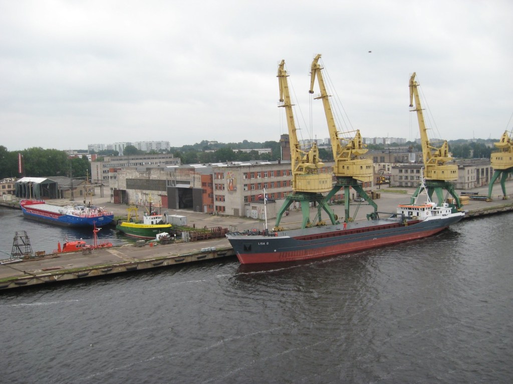 How the Baltic Shadow Fleet secretly Helps Russian Oil Slip Through&nbsp;Sanctions